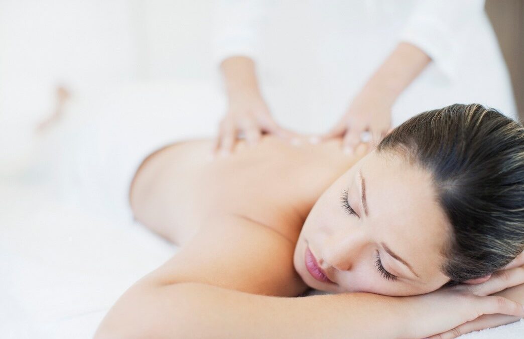 What Are the Health Benefits of a Full-Body Massage?